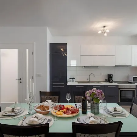 Tanita Apartman Podstrana